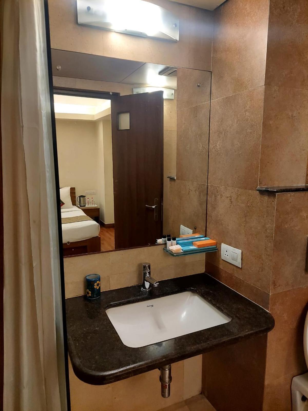 Whispering Palms Hotel ジャイプール エクステリア 写真