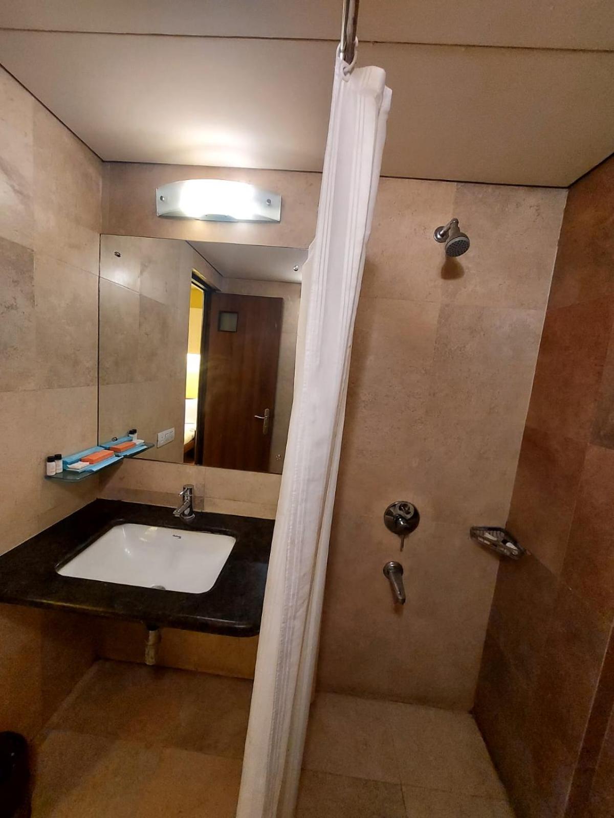 Whispering Palms Hotel ジャイプール エクステリア 写真