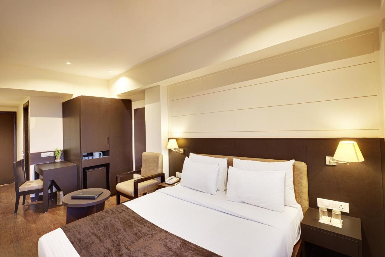 Whispering Palms Hotel ジャイプール エクステリア 写真